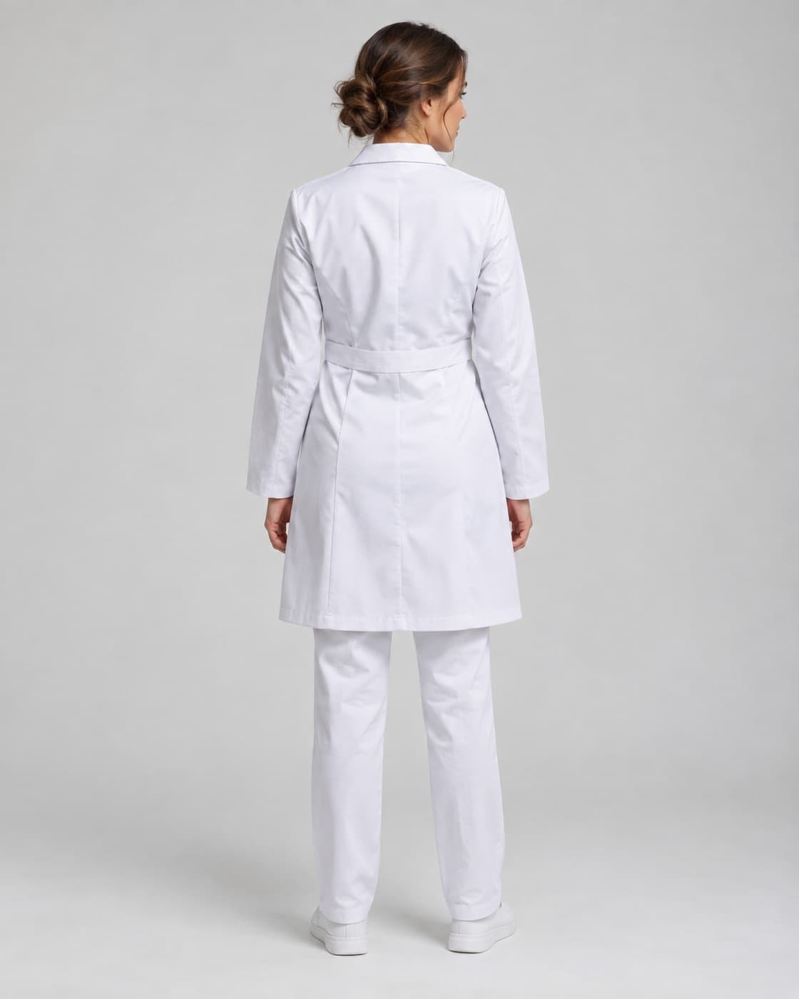 Bata de laboratorio blanca · espalda